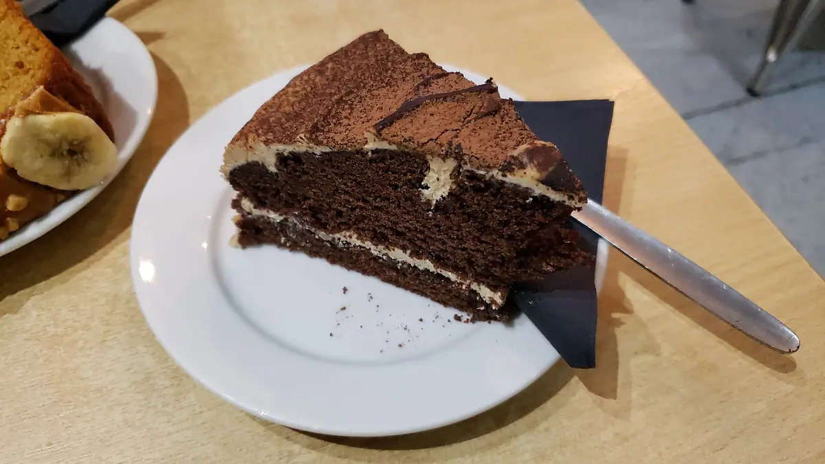 Heavenly Bakes N Cakes – cake shop in Alloa town centre
